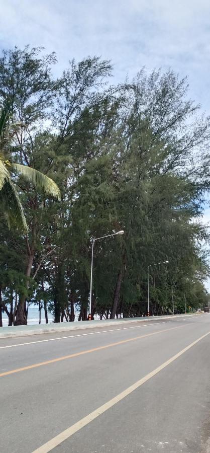 Sammy Seaview Mae Ramphueng Beach Front Golden Elephant บ้านช้างทองวิวทะเลหน้าหาดแม่รำพึง Районг Екстериор снимка